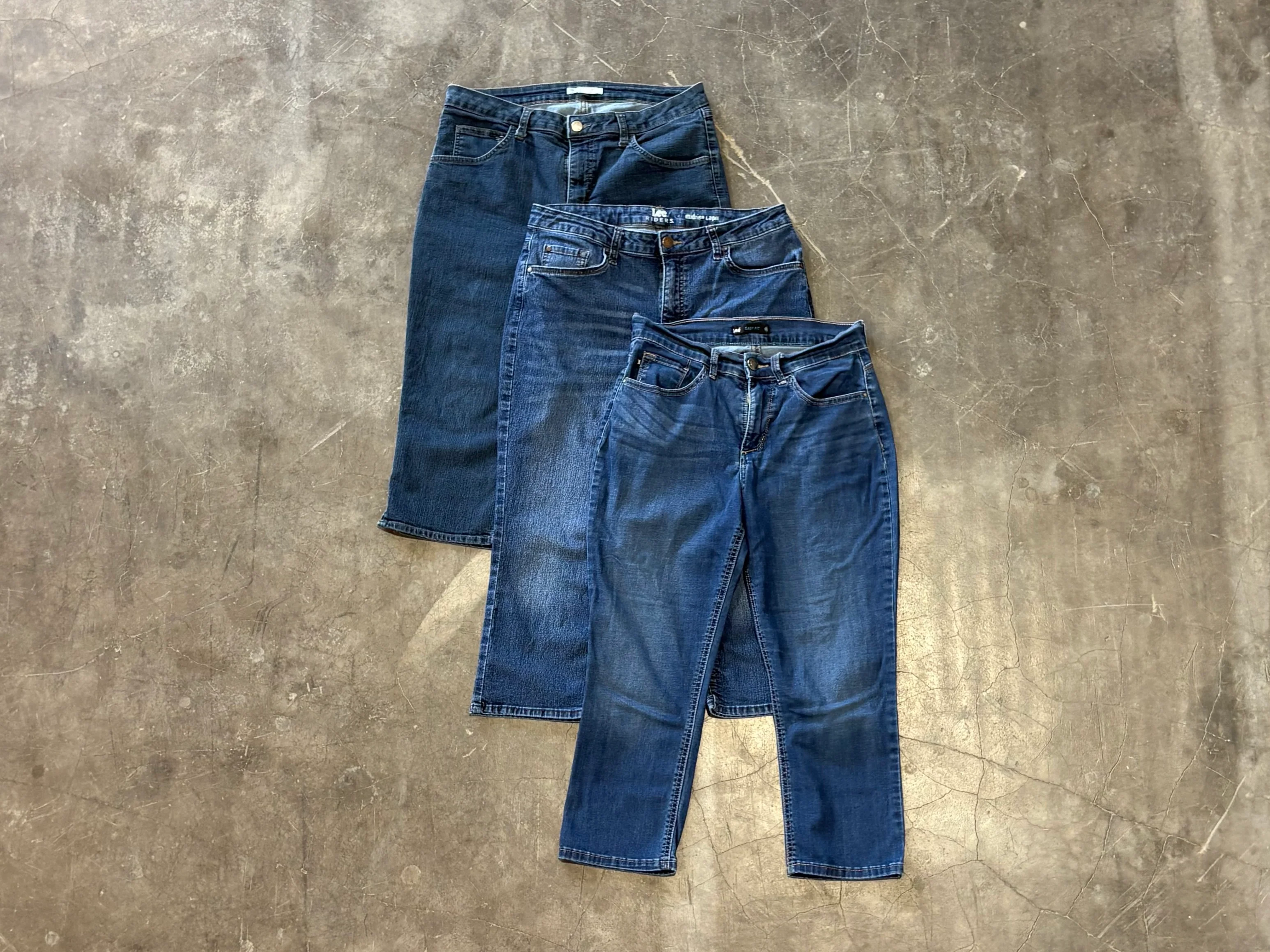 LLW Lady 3/4 Shorts - Image 2