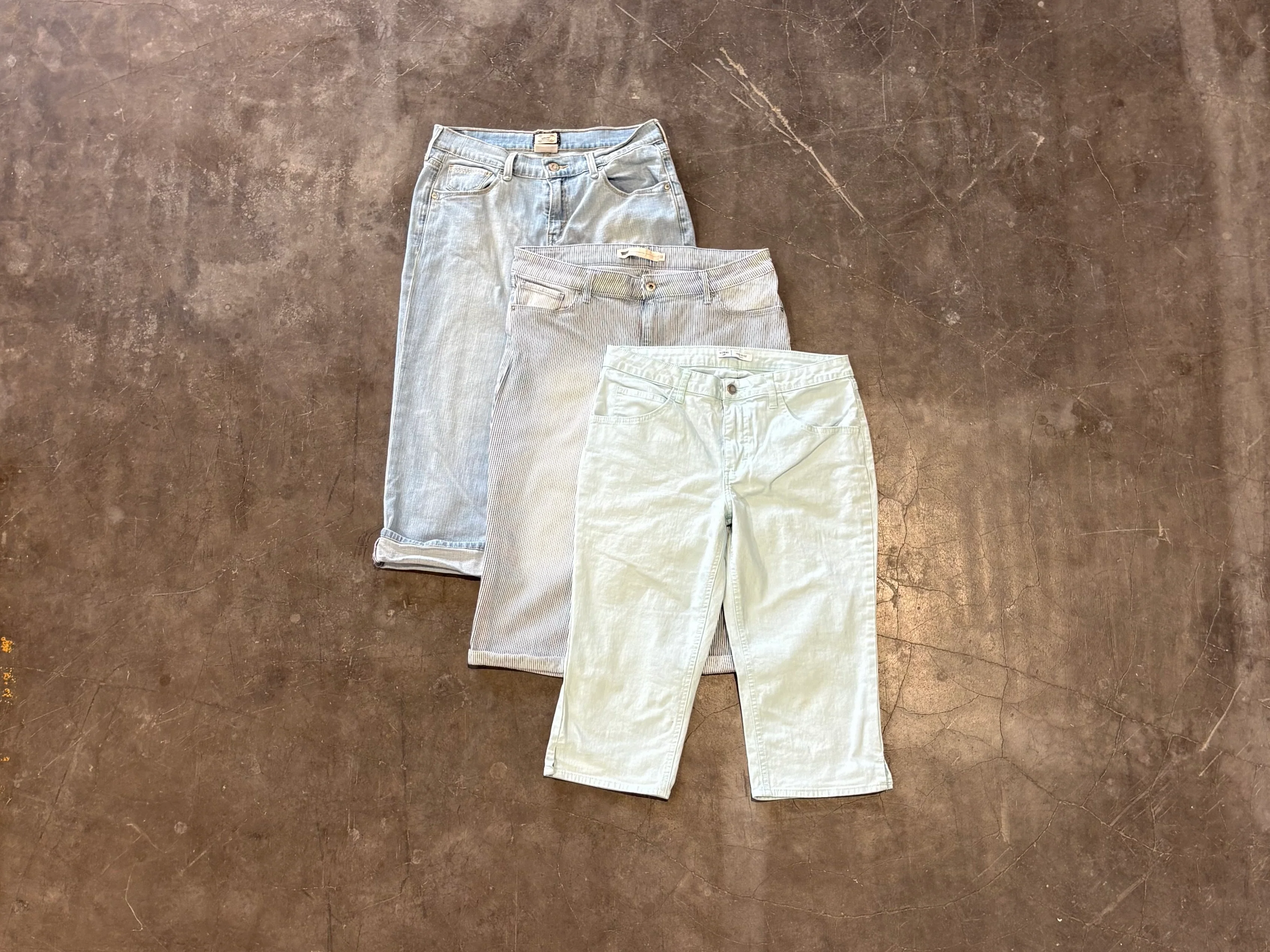 LLW Lady 3/4 Shorts - Image 5