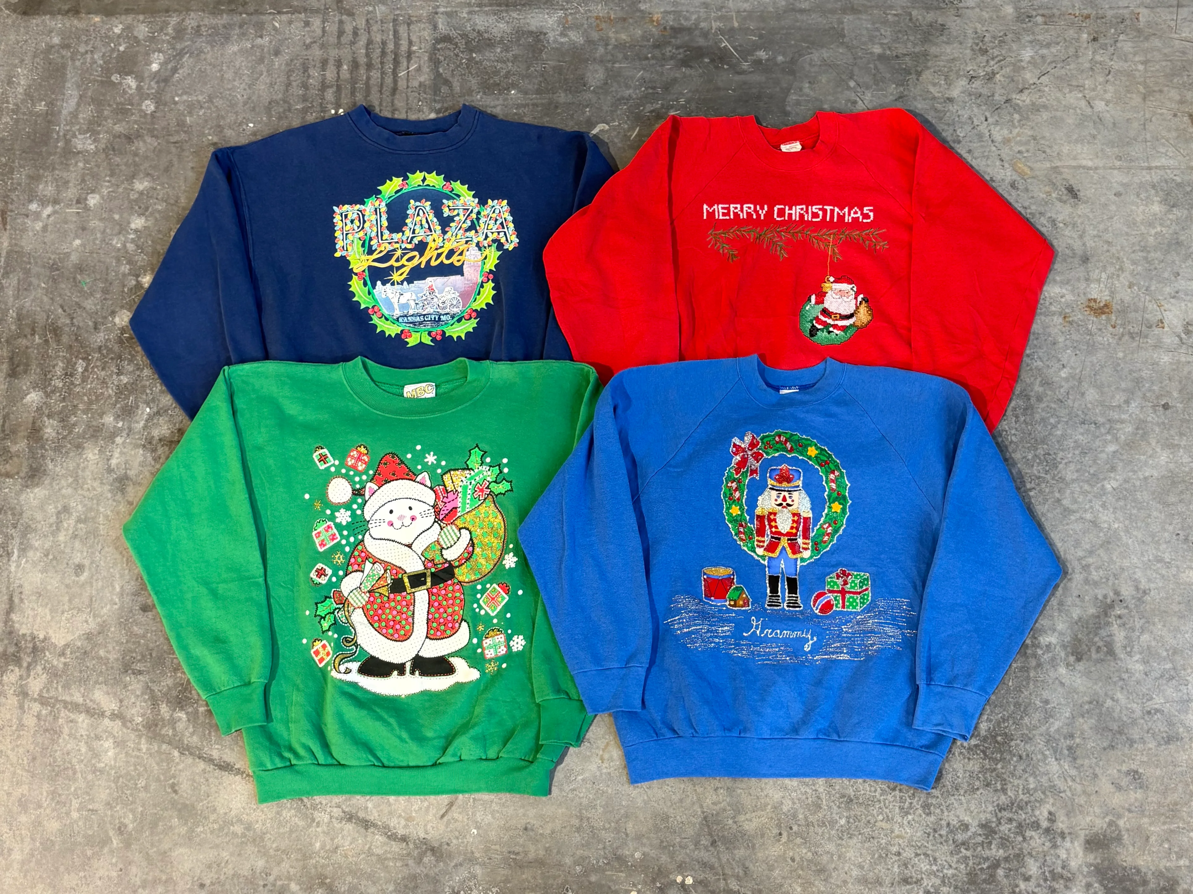 Vintage Christmas Sweatshirts - Image 4